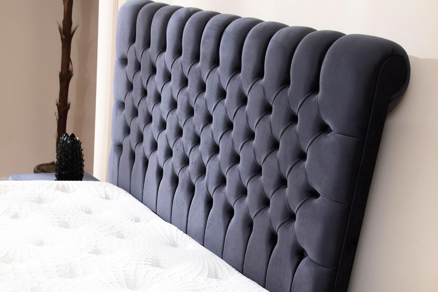 Storage bed - Luna - Tufted velvet