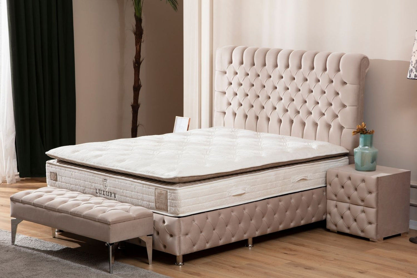 Storage bed - Luna - Tufted velvet